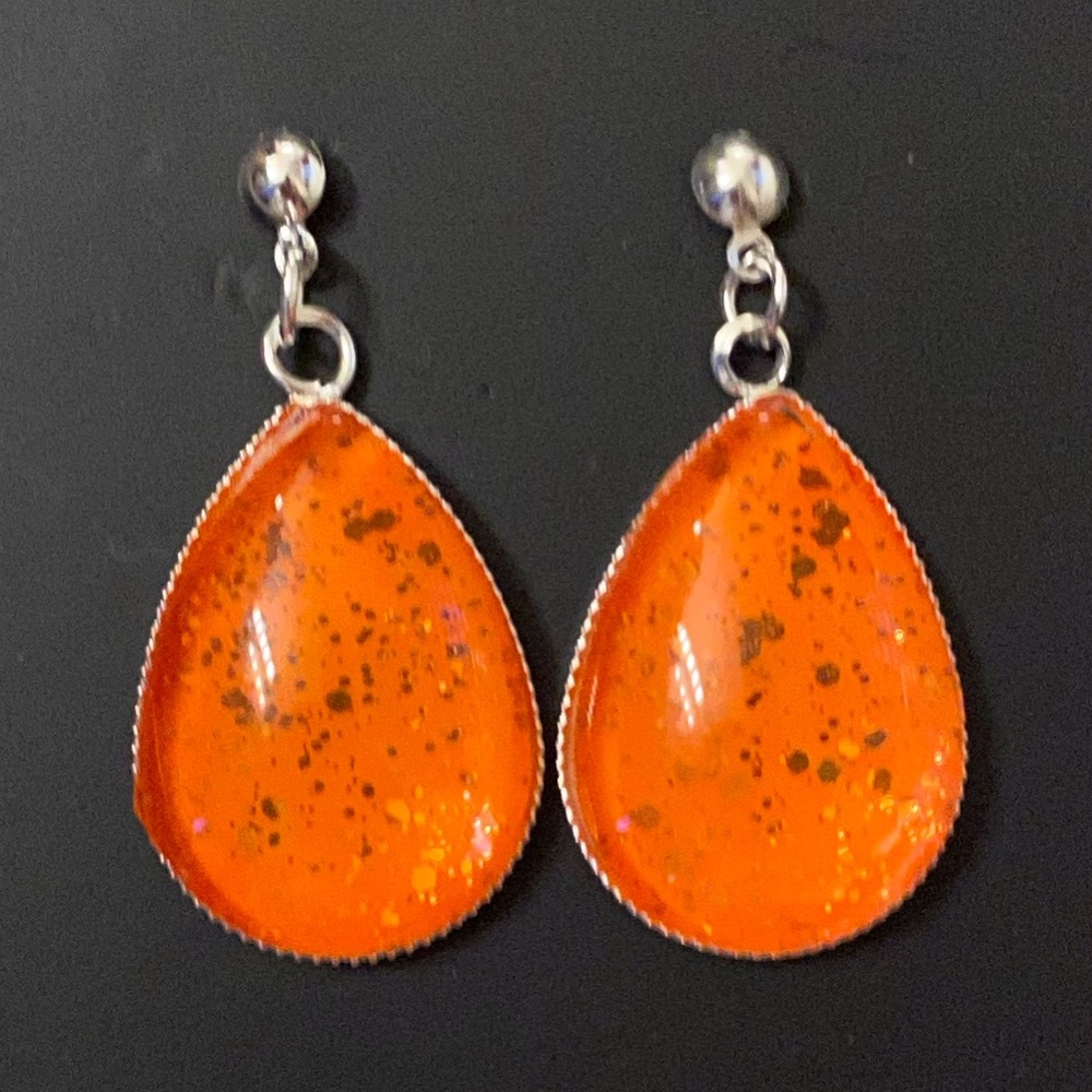Color Street (rt) Orange You Scared teardrop